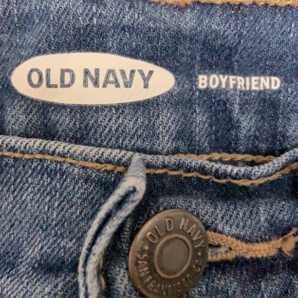 OLD NAVY SHORTS - Picture 3 of 4